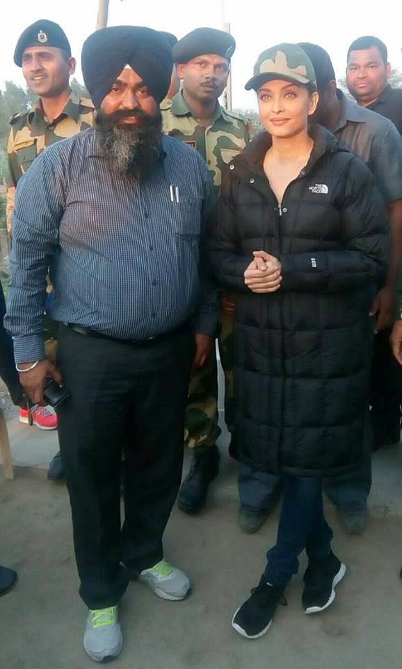 Aishwarya Rai spends some quality time with BSF jawans during the filming of the upcoming biopic ‘Sarbjit’. 