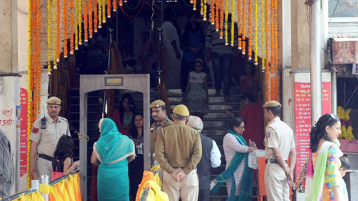 Security was strengthened at Hanuman Mandir in New Delhi after the Centre sounded a high alert amid reports that 10 fidayeen militants entered Gujarat on March 7, 2016. (Photo: IANS)