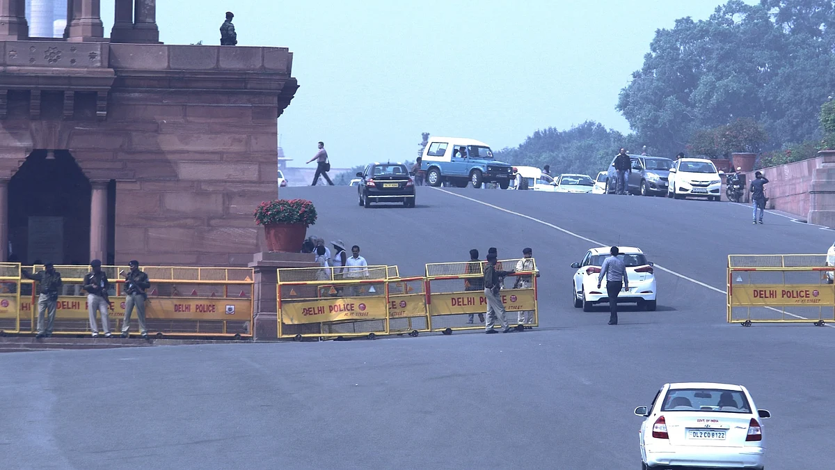 Security in New Delhi was markedly strengthened after the government sounded a high alert amid reports that 10 fidayeen militants entered Gujarat on March 7, 2016. (Photo: IANS)