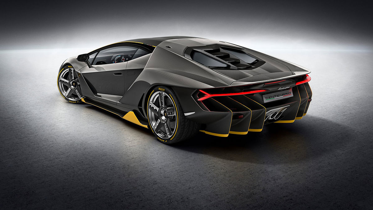 The 1.75 million Euro limited edition Lamborghini Centario has sold out on the day of its unveiling.