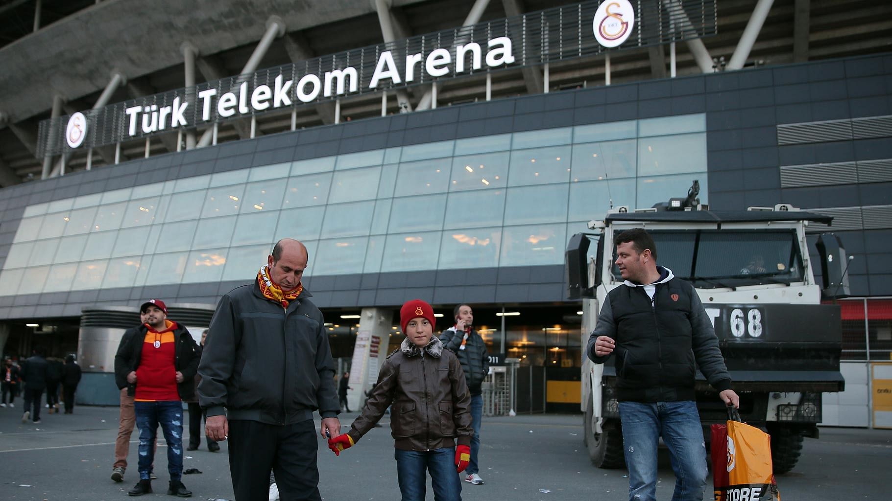 Disappointed soccer fans leave Galatasaray’s Turk Telekom Arena Stadium two hours before high-profile soccer match between two major Turkish teams, Istanbul. (Photo: AP)