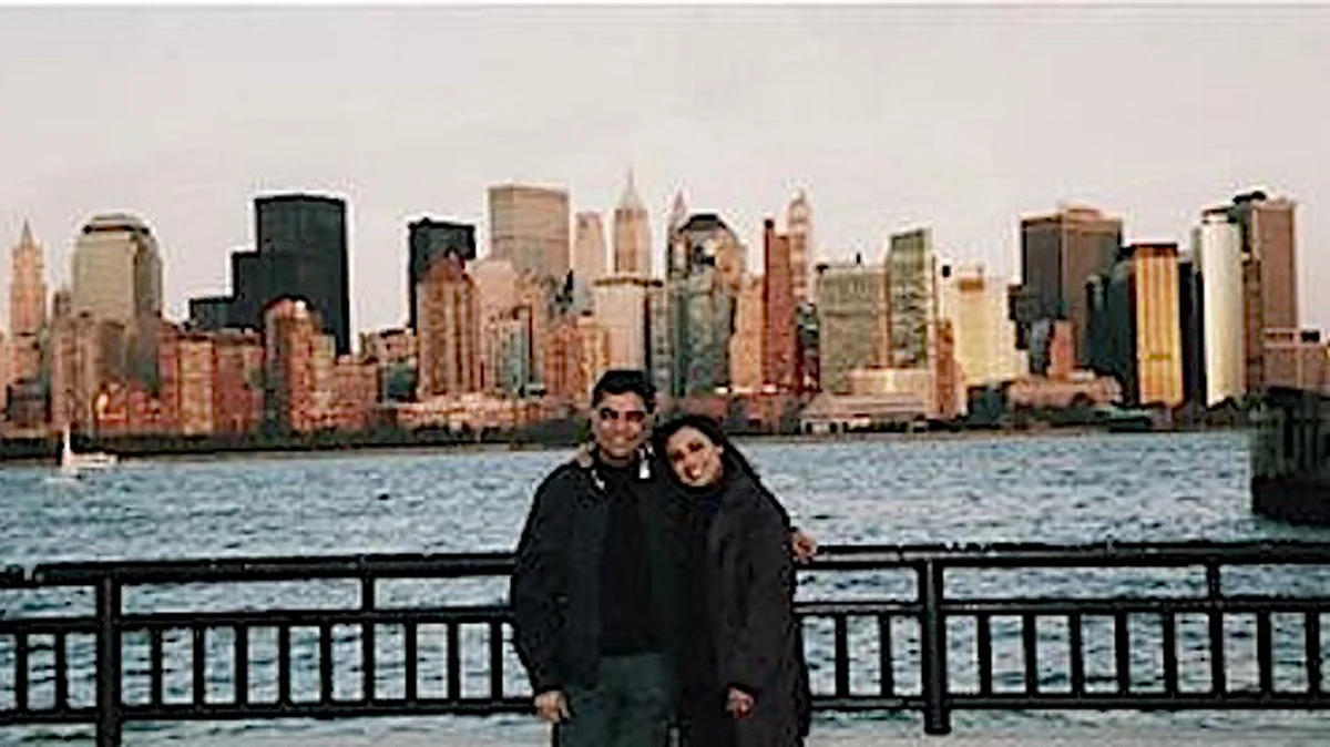 The author with Rani Mukerji on the sets of <i>Kabhi Alvida Na Kehna. </i>(Photo Courtesy: Khalid Mohammed)