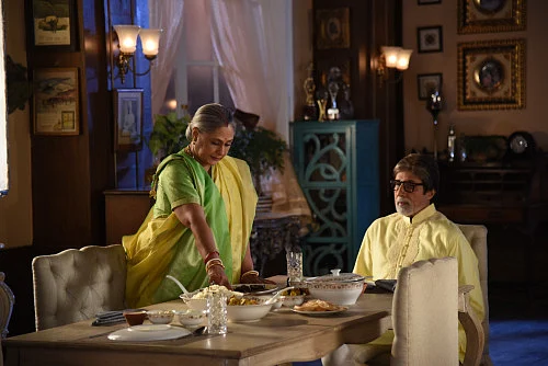 Jaya Bachchan plays a demure Bengali wife as she serves Amitabh Bachchan a meal during the shoot (Photo: srbachchan.tumblr.com)