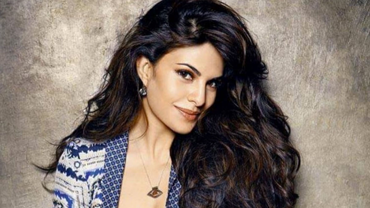 You might just see Jacqueline Fernandez grooving with American rapper Pitbull soon