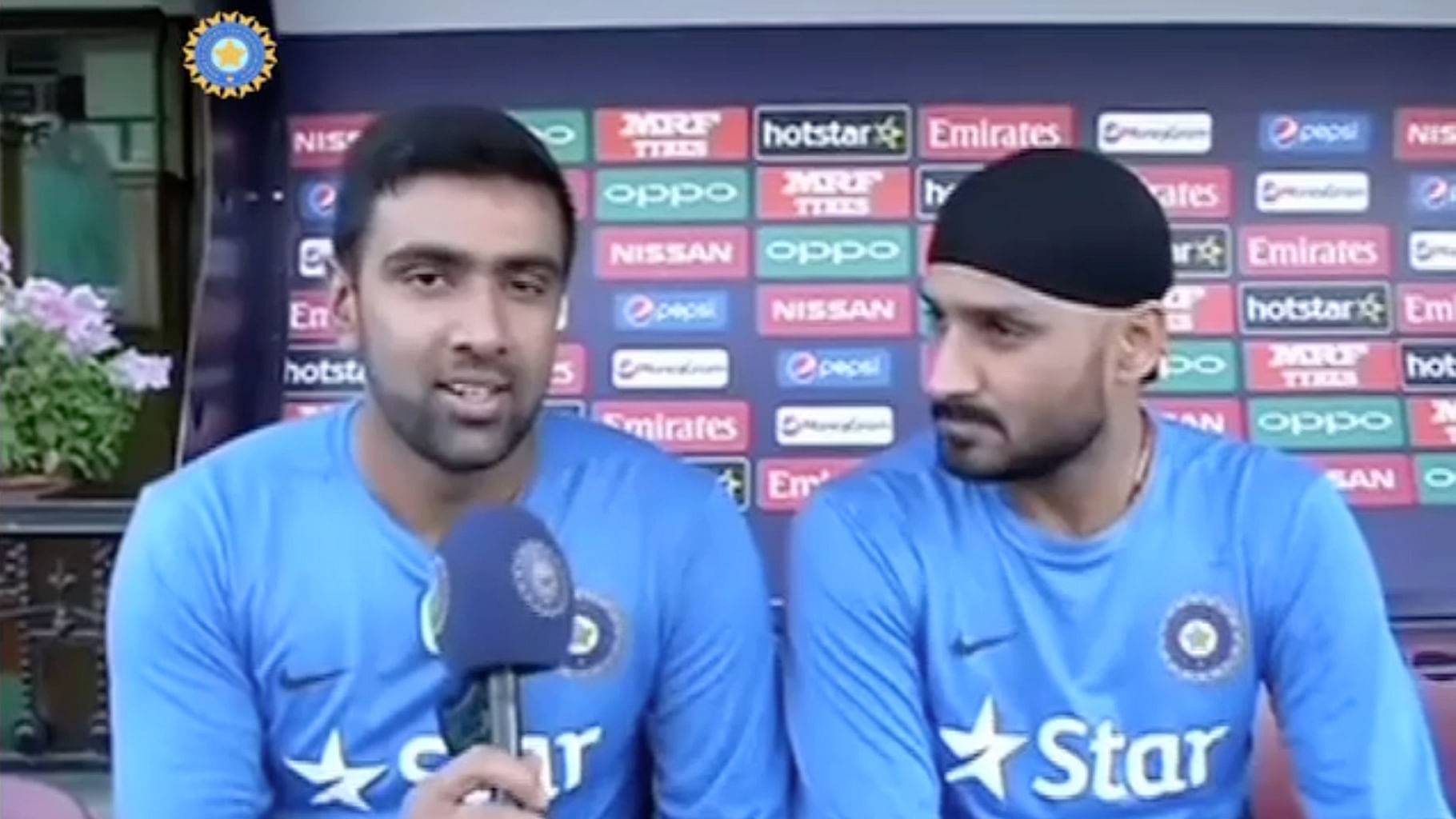 Harbhajan and Ashwin have a little fun off the pitch. (Photo Courtesy: Screenshot <a href="https://twitter.com/BCCI/status/715161791039320064">BCCI Twitter Handle</a>)