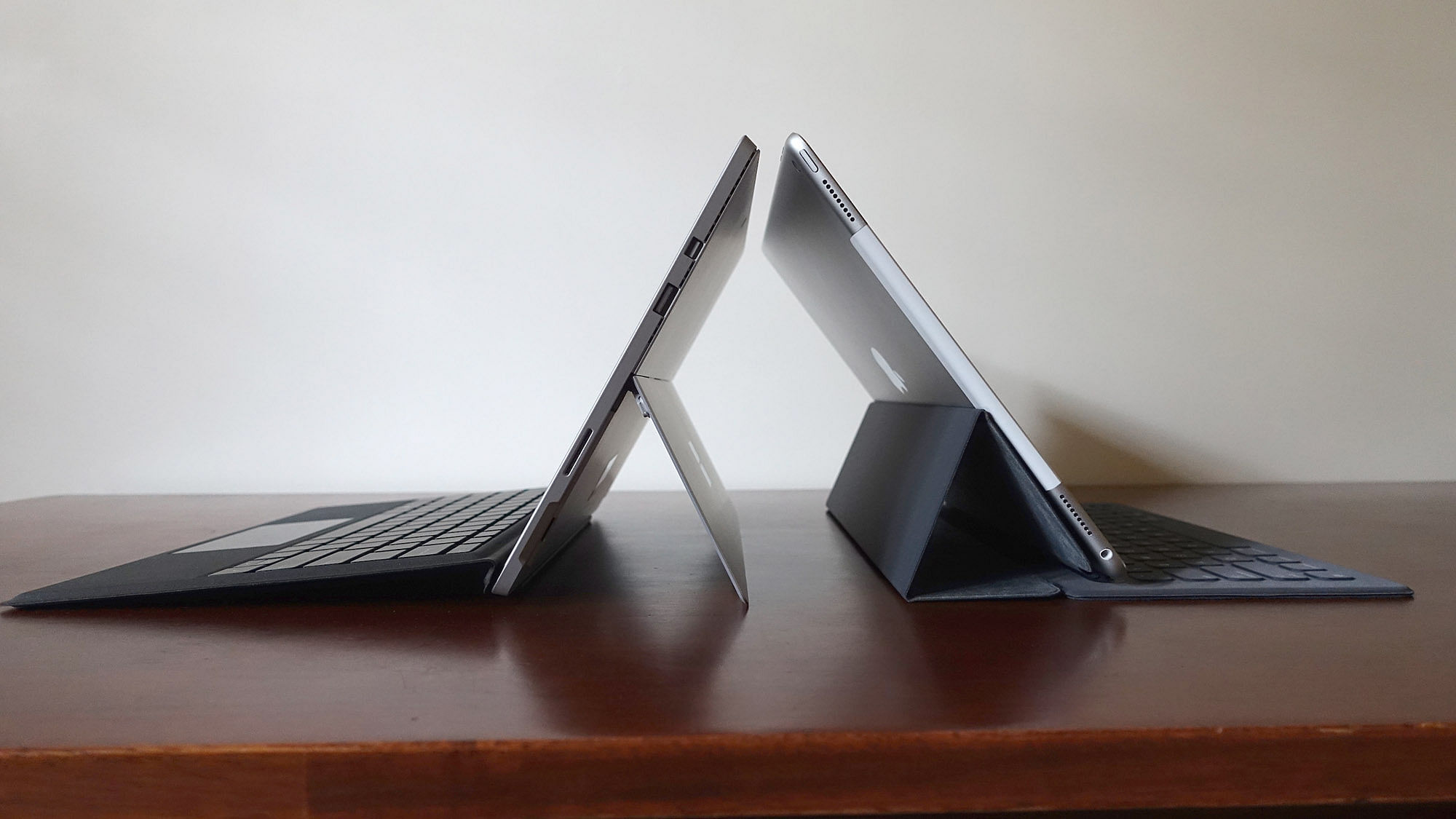 Apple iPad Pro vs Microsoft Surface Pro 4. (Photo Courtesy: <b>The Quint/</b>Tushar Kanwar)