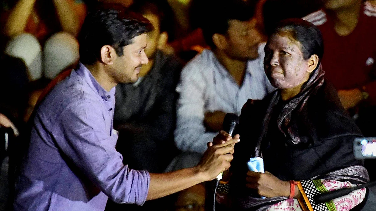 Tribal activist and Aam Aadmi Party (AAP) leader Soni Sori addressing the agitating students on the JNU campus (Photo: PTI)