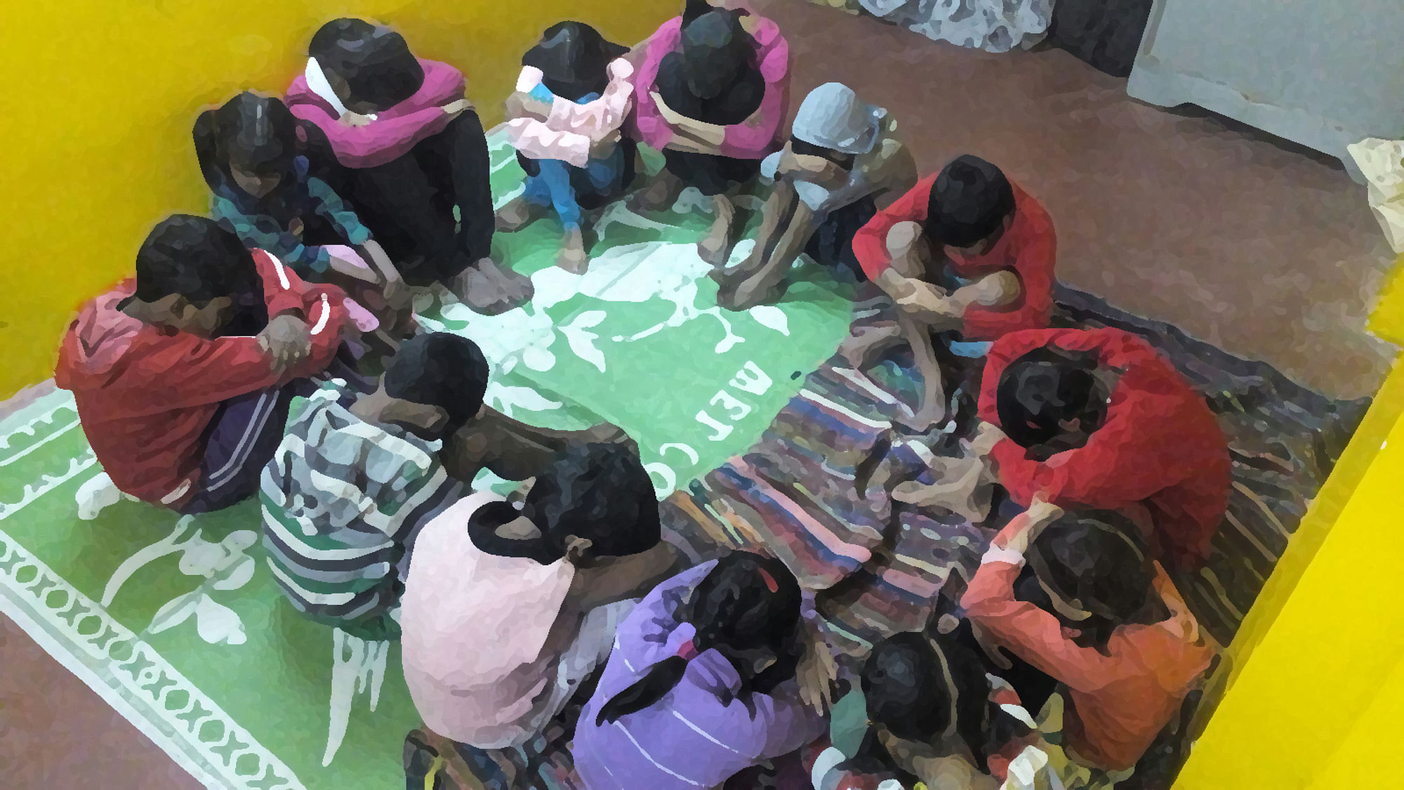 Tumpa has organised a shelter where children of sex workers huddle together and share stories of woe. (Photo Courtesy: Tumpa Adhikary; Image altered by <b>The Quint</b>)