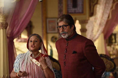 The Marwari look suits them quite well, don’t you think? (Photo: srbachchan.tumblr.com)