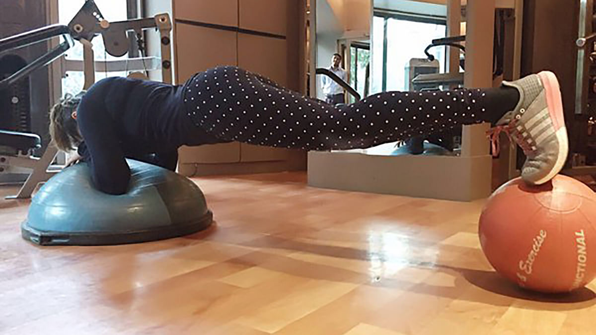 Uday Chopra Challenges Sunny Leone to a ‘Plank Off’ in the Gym