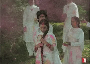 Amitabh Bachchan and Rekha in<i> Silsila </i>(Source:<a href="https://www.youtube.com/watch?v=Jf92MOkrbEw"> YouTube/YRF</a>)