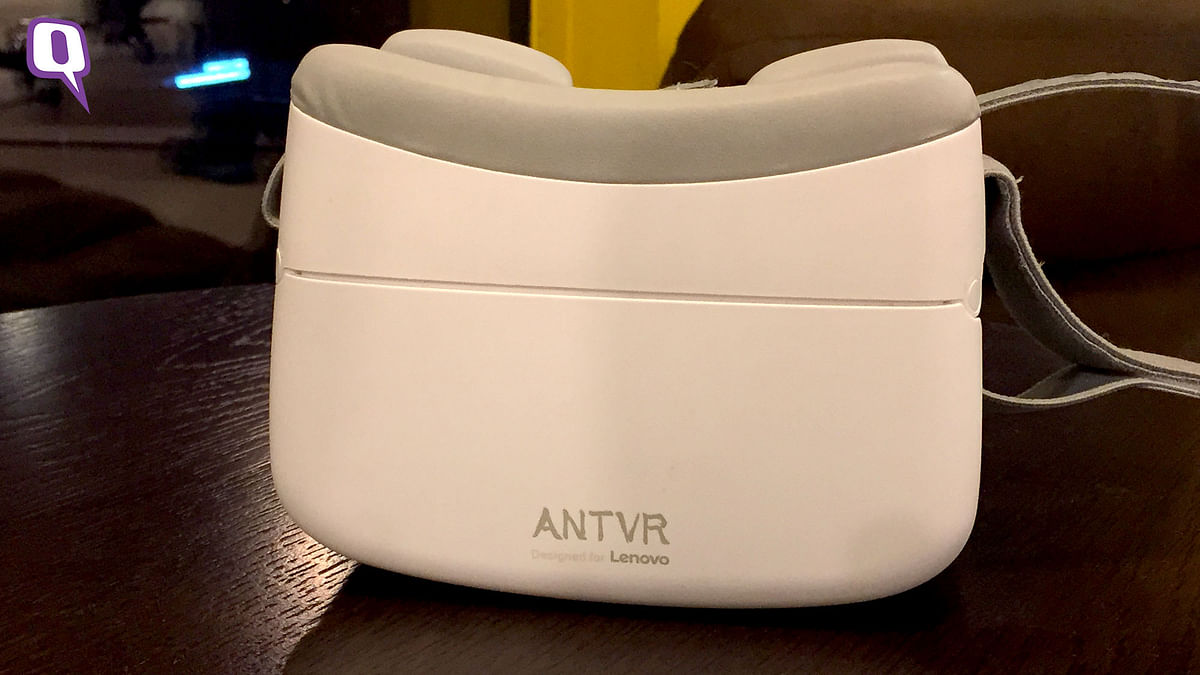 The AntVR headset from Lenovo works with the help of the TheaterMax feature.