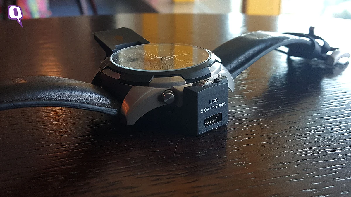 The micro-USB port on the Titan Juxt. (Photo: <b>The Quint</b>)