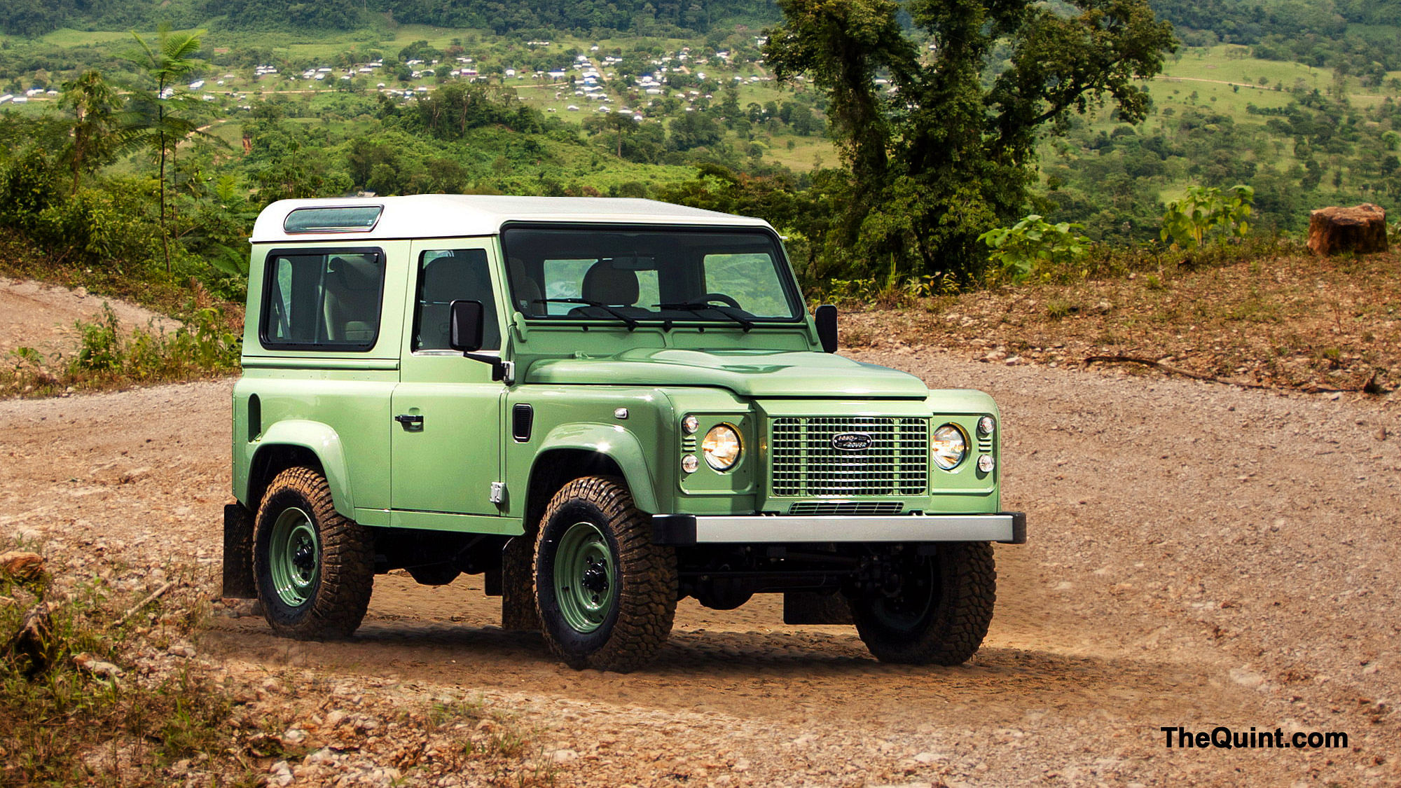 Old Land Rover девушка