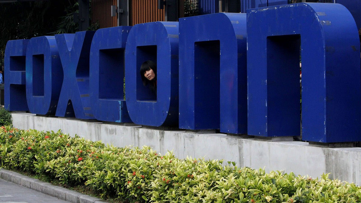 Push For Make In India As Apple Supplier Foxconn to Invest $1Bn 