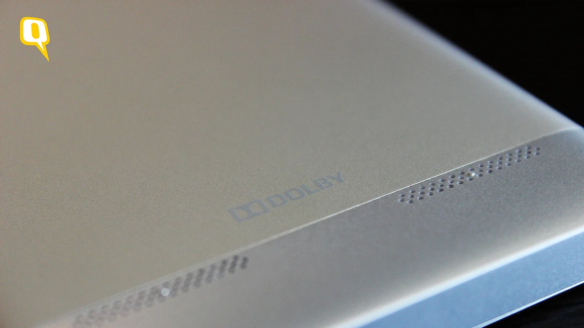 Lenovo K5 Plus has Dolby Atmos speakers in the back. (Photo: <b>The Quint</b>)