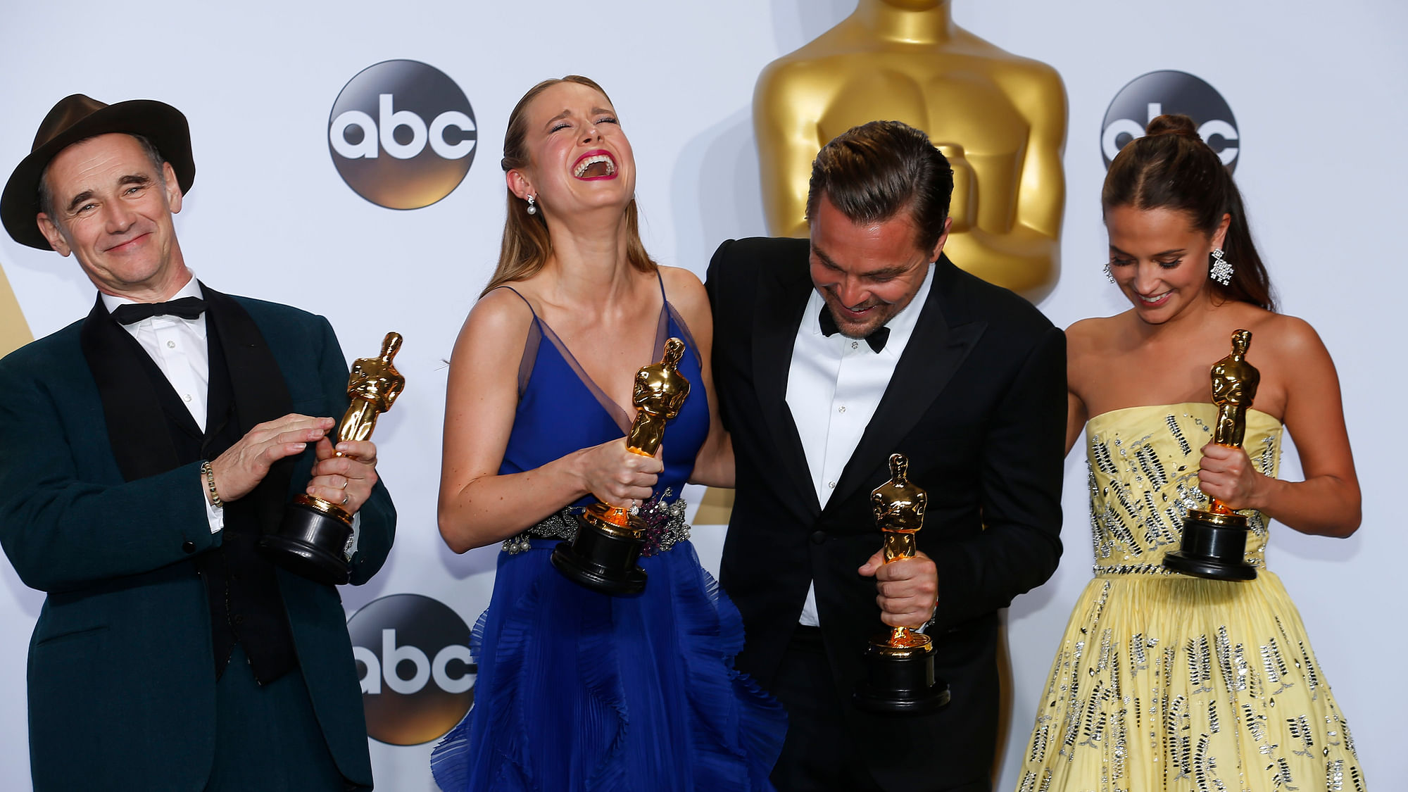Best Supporting Actor Mark Rylance (L), Best Actress Brie Larson, Best Actor Leonardo DiCaprio and Best Supporting Actress Alicia Vikander (R) pose with their Oscars backstage at the 88th Academy Awards in Hollywood, California February 28, 2016 (Photo: Reuters)