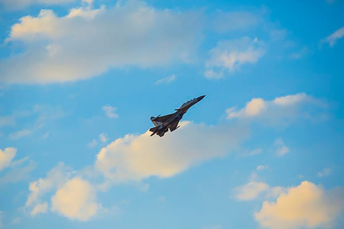 The sonic boom of a MiG-29 broke the sound barrier and what a spectacle it was that followed.
