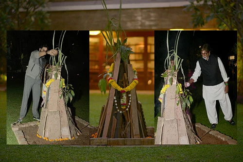 Amitabh Bachchan lights the <i>Holika Dahan</i> at his house (Photo courtesy: srbachchan.tumblr.com)