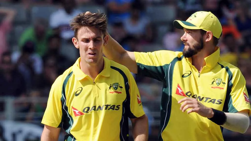 Mitchell Marsh with Kane Richardson. (Photo: AP)
