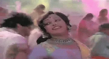 Dharmendra and Hema Malini in <i>Sholay</i> (Source: <a href="https://www.youtube.com/watch?v=O0DPI2Q3Zt4">YouTube/Videos</a>)