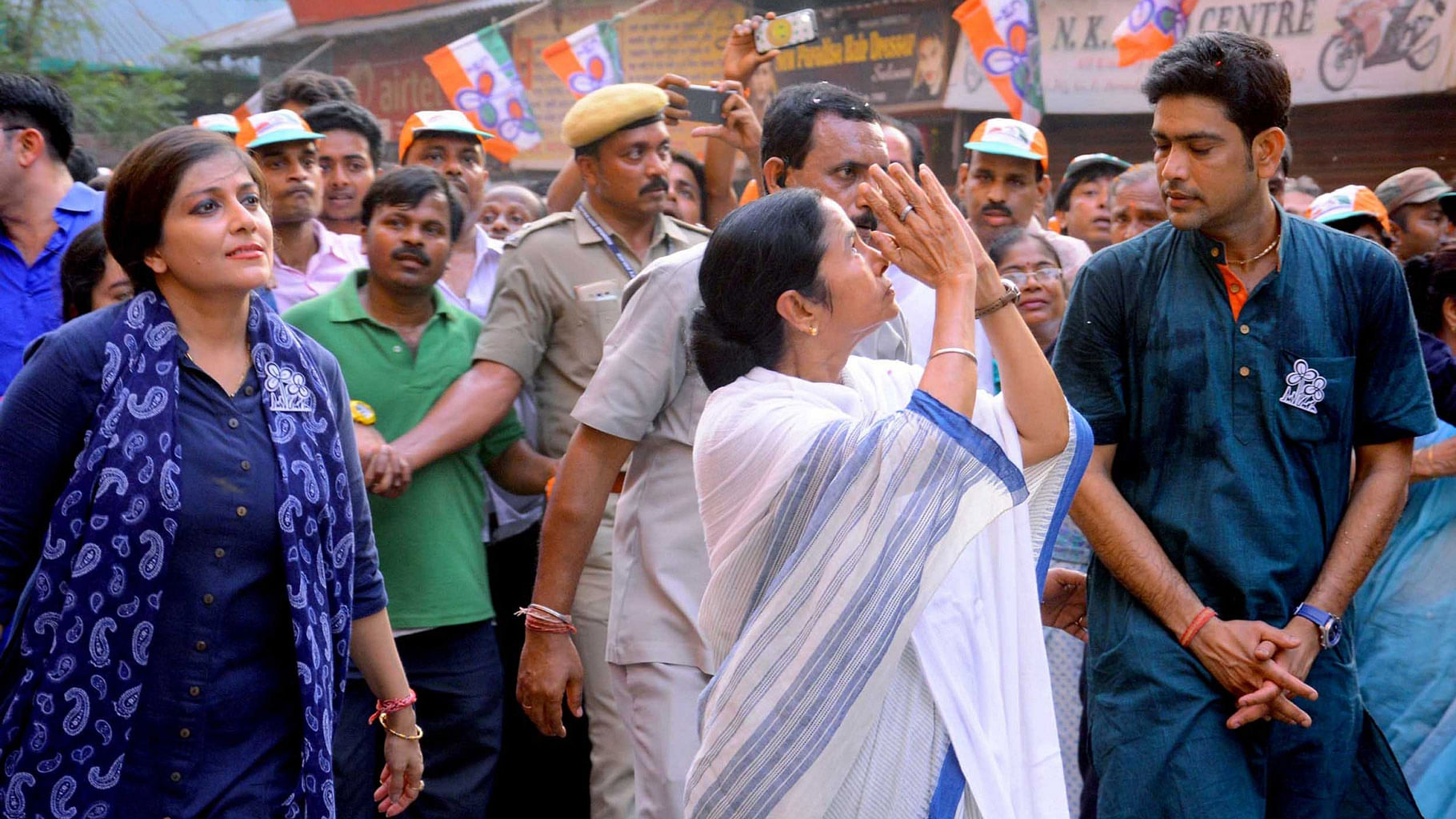 West Bengal Chief Minister   Mamata Banerjee with Vaishali Dalmiya, daughter of Jagmohan Dalmiya,  during an election campaign in Howrah, West Bengal, 20 March 2016.&nbsp;