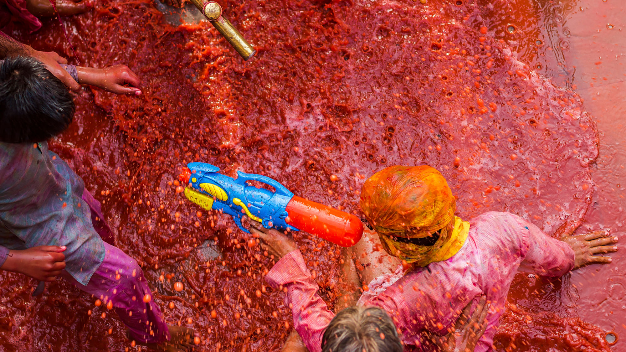 Waterproof gadgets are the a good  buy this Holi.  (Photo: iStockphoto)