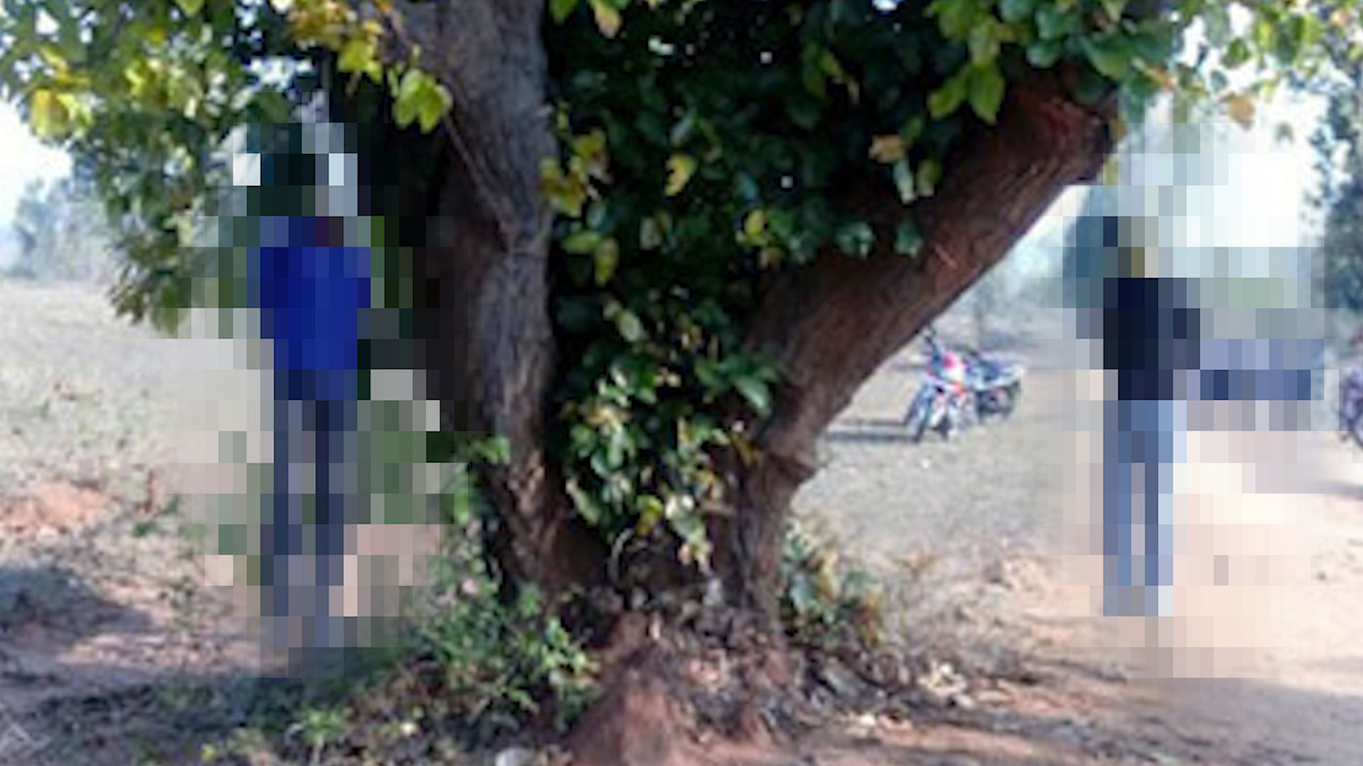 5 persons were arrested in connection with the killing of two persons who were found hanging from a tree in Jharkhand (Photo Courtesy: <a href="http://m.greaterkashmir.com/news/national/hindu-radicals-torture-hang-to-death-two-muslim-cattle-traders-in-jharkhand/212288.html">Greater Kashmir</a>)