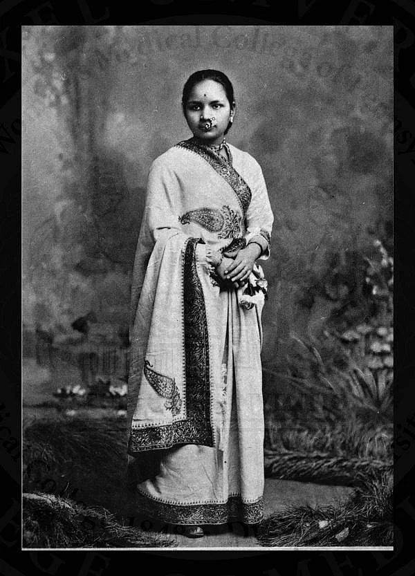 (Photo courtesy: <a href="http://xdl.drexelmed.edu/print_image.php?object_id=1128&selected_segment=001">Drexel University, College of Medicine, Archives & Special Collections</a>)