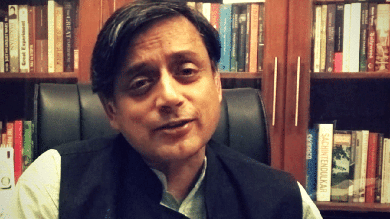 Dr Shashi Tharoor wishing The Quint on its first anniversary. (Photo: <b>The Quint</b>)