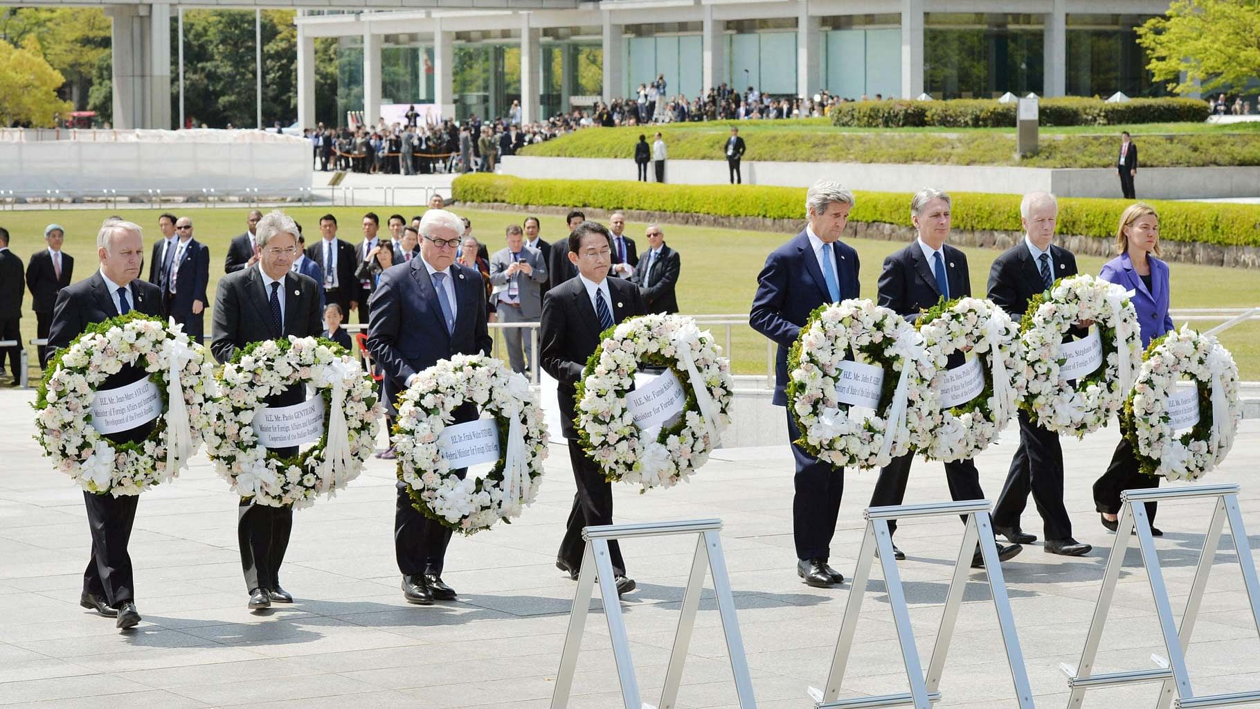 The World G7 leader at the Hiroshima memorial on Monday, 11 April 2016. (Photo: AP)