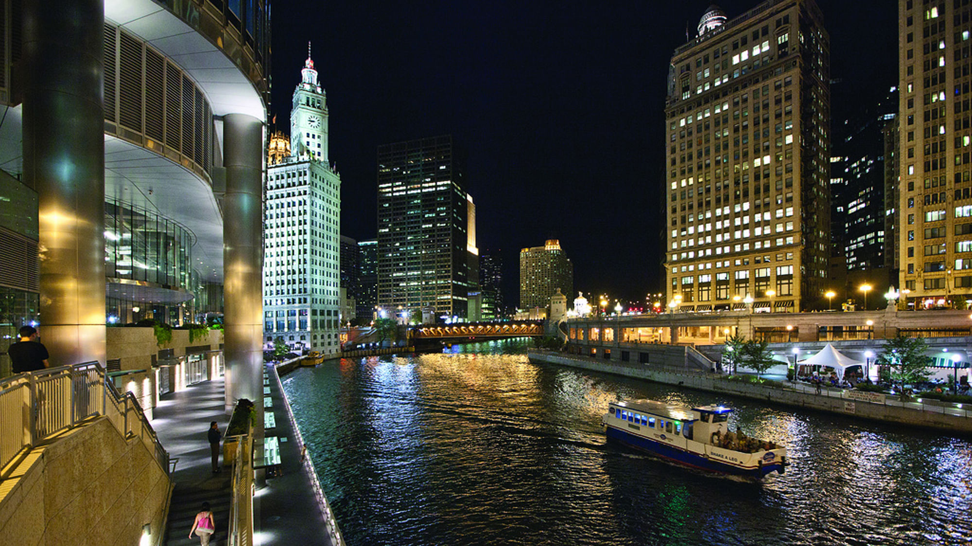 The gorgeous Chicago skyline by night. (Photo Courtesy: <a href="http://www.choosechicago.com/">Choose Chicago</a>)