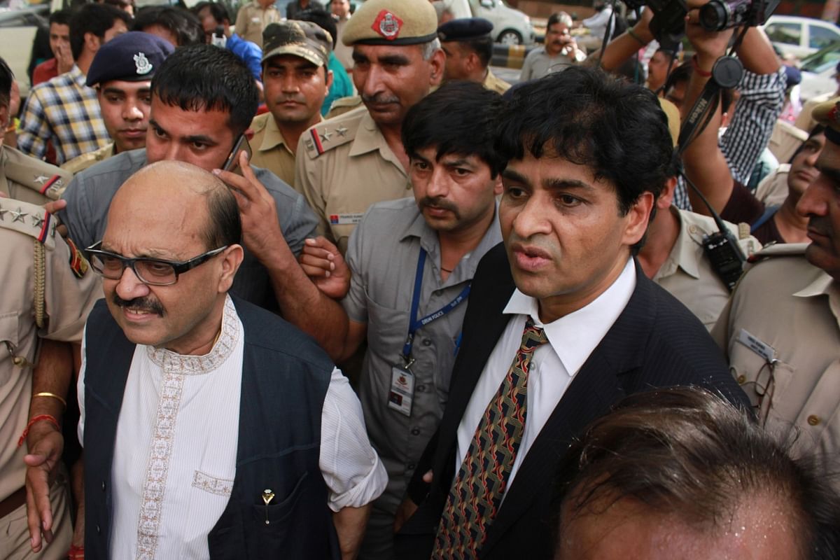 Director Suhaib Ilyasi claimed he received a call from Vishnu Gupta of Hindu Sena threatening to disrupt the event.