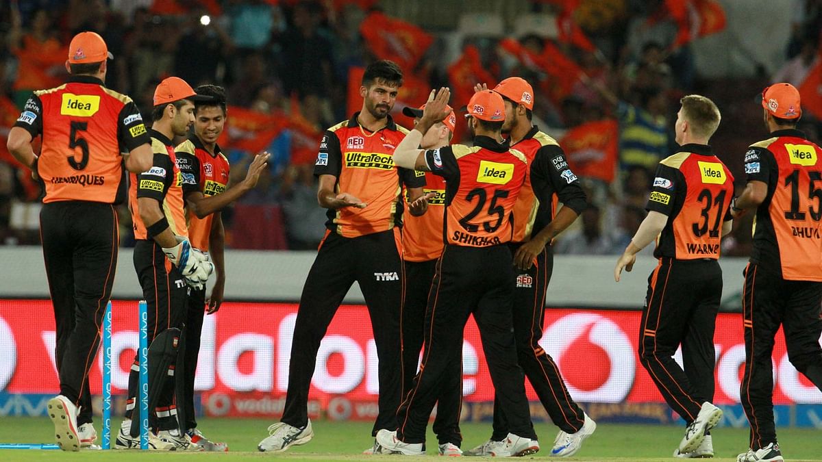 David Warner led from the front with a scintillating unbeaten 90 as Sunrisers Hyderabad thrashed Mumbai Indians.