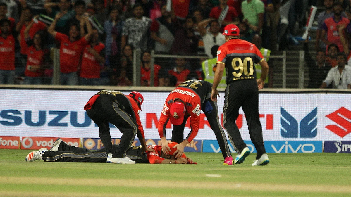 Virat Kohli (on ground) celebrates after getting Steve Simth run out. (Photo: BCCI)