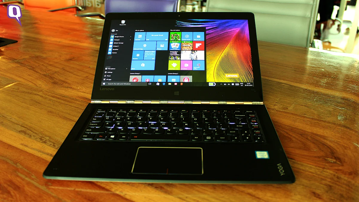 Lenovo Yoga 900 comes with backlit keyboard. (Photo: <b>The Quint</b>)