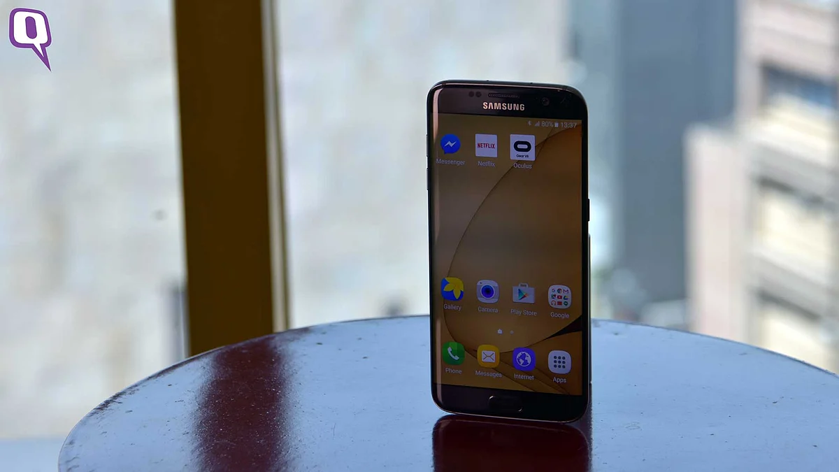 The 5.5 Inch Quad HD Super AMOLED Display on the Samsung Galaxy S7 Edge. (Photo: <b>The Quint</b>)