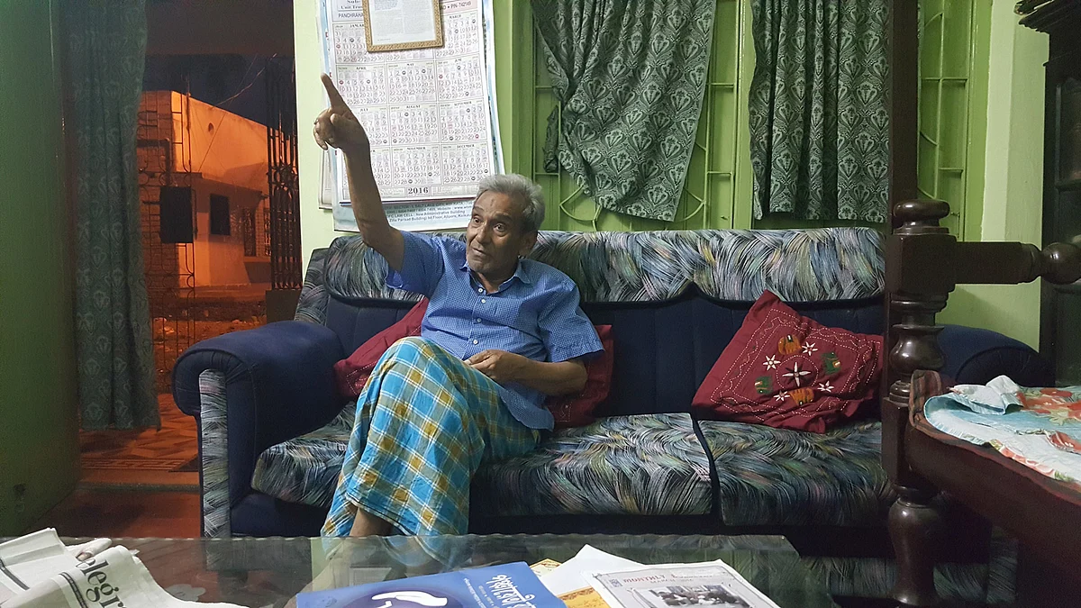 Dr SM Reza Ali Khan, a direct descendent of the nawab of Bengal Siraj-ud-Daula’s army commander Mir Mohammad Jaffer Ali Khan, at his residence in Lalbag, Murshidabad. (Photo: Chandan Nandy/ <b>The Quint</b>)