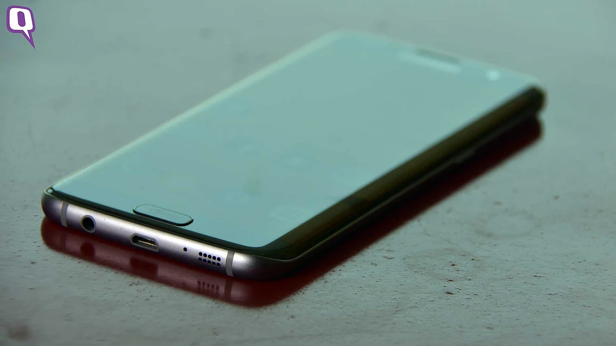 The Galaxy S7 uses a powerful Exynos process and that generates a lot of heat. (Photo: <b>The Quint</b>)