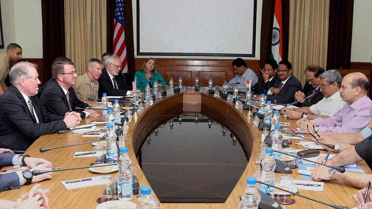 Union Defence Minister Manohar Parrikar and his US counterpart Ashton Carter at the India-US delegation level talks, in New Delhi, April 12, 2016. (Photo: PTI)