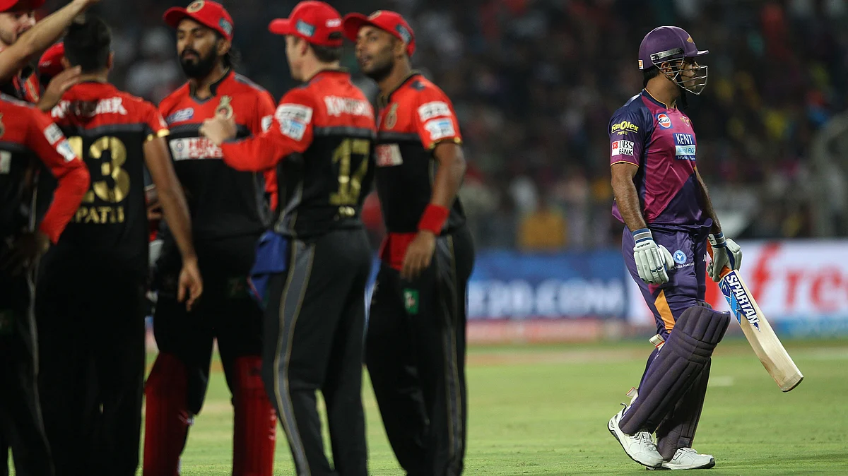 Dhoni scored 41 off 38 delivers before a brilliant catch was taken by AB de Divilliers, which dismissed him. (Photo: BCCI)