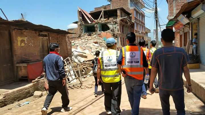 Even in the aftermath of a deadly quake media personnel in Nepal decided to carry on, writes Shivani Chemjong