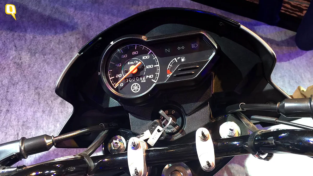 The no-frills instrument cluster on the Yamaha Saluto. (Photo: <b>The Quint</b>)