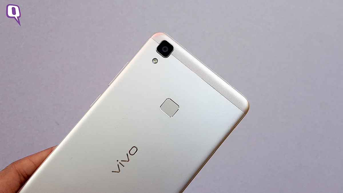 The fingerprint scanner at the back of Vivo V3 Max. (Photo: <b>The Quint</b>)
