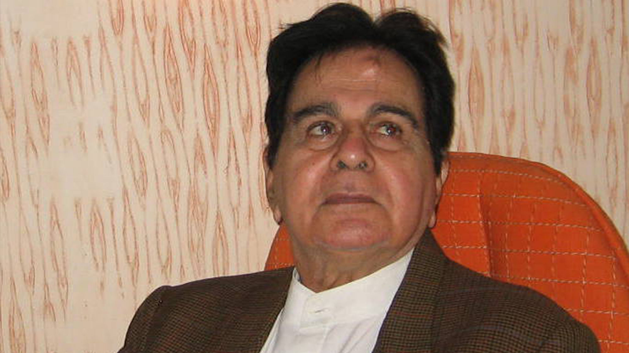<div class="paragraphs"><p>Veteran actor Dilip Kumar was admitted to hospital after he complained of respiratory problems. </p></div>