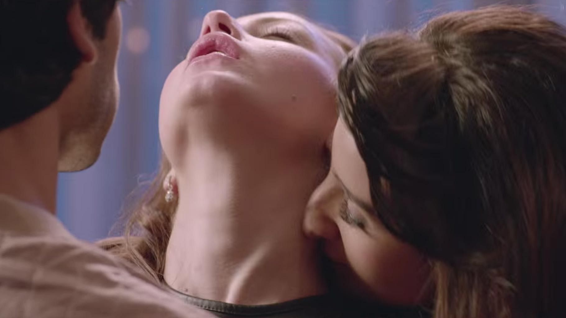 Hot threesome kissing scene