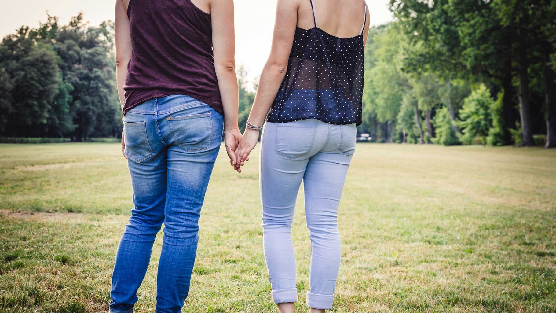 “I can’t help myself from noticing a girl”, writes in a female reader (Photo: iStock)