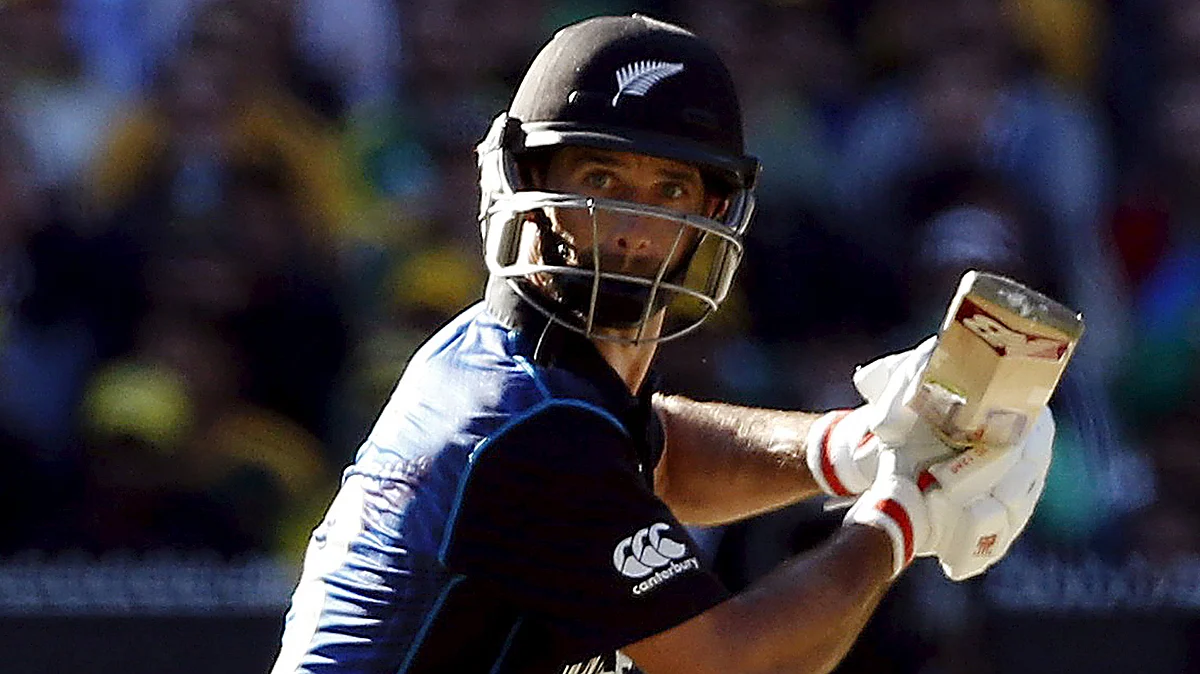 Grant Elliott in action during the 2015 World Cup final against Australia. (Photo: Reuters)