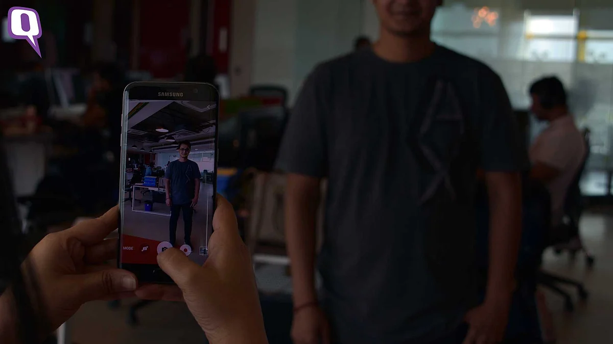 Samsung Galaxy S7 Edge uses a Dual Pixel technology on the rear camera. (Photo: <b>The Quint</b>)