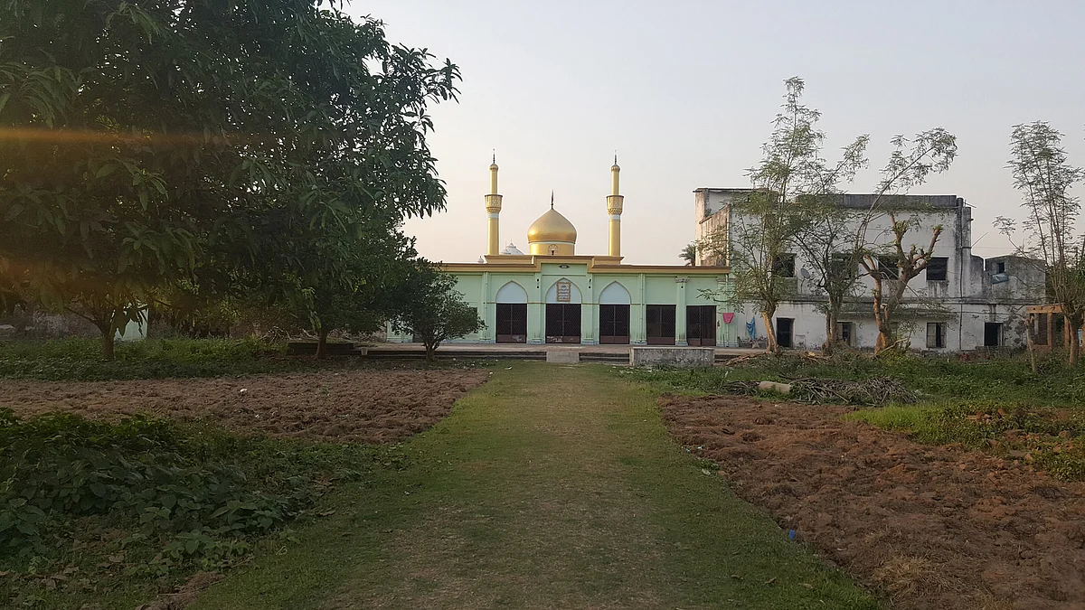 A portion of the property over which once stood the palace of Mir Mohammad Jaffar Ali Khan, Nawab Siraj-ud-Daula’s army commander, who betrayed the former in battle of Plassey, in Lalbag, Murshidabad. (Photo: Chandan Nandy/ <b>The Quint</b>)